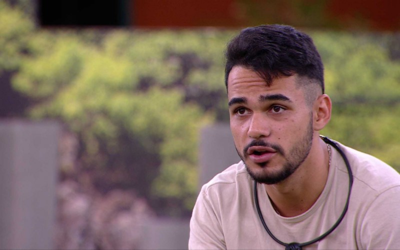 João Gabriel lamenta com João Pedro eliminação da Prova do Líder: