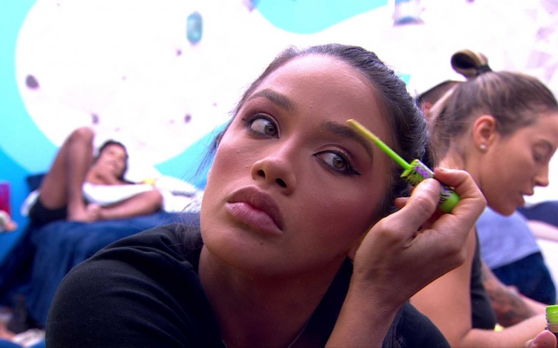 João Pedro brinca sobre affair com Eva: