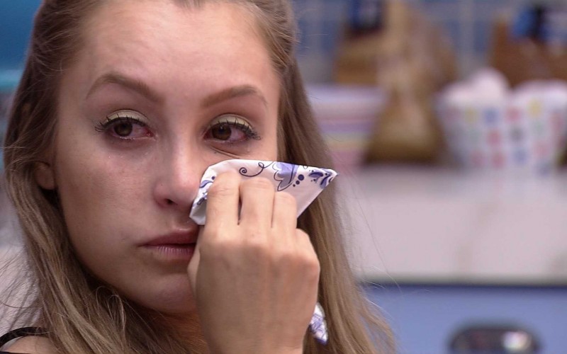 Carla Diaz chora e desabafa sobre Arthur: