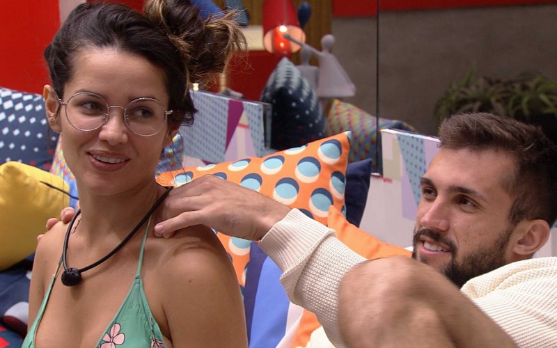 Juliette incentiva aproximação de Arthur com sister no BBB21: