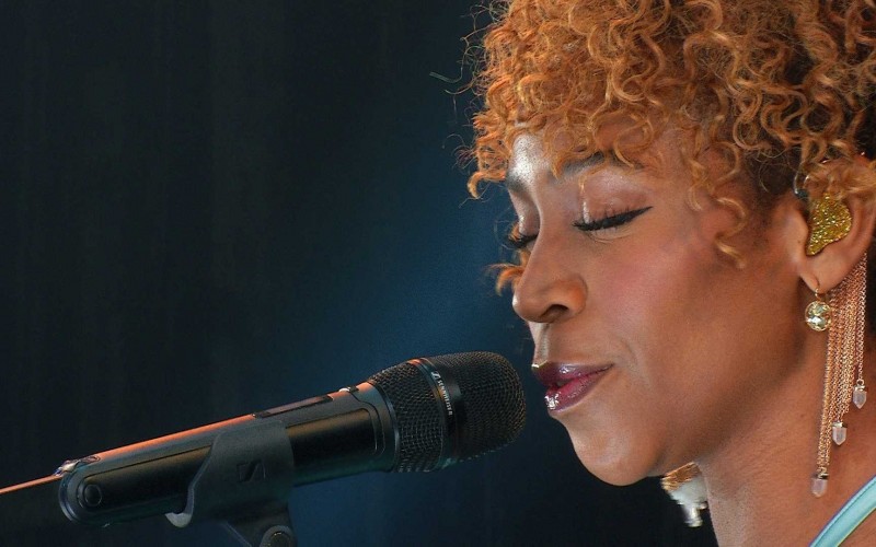 Karol Conká apresenta
