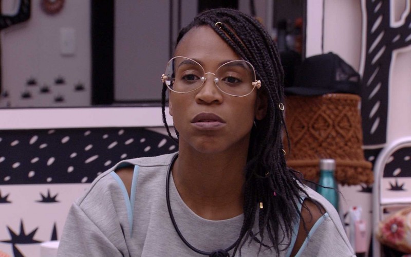 Karol Conká desabafa com sisters: