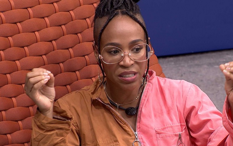 Karol Conká dispara para Arcrebiano: