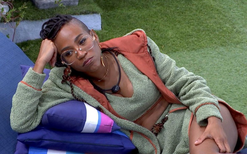 Karol Conká reflete sobre relação com Arcrebiano: