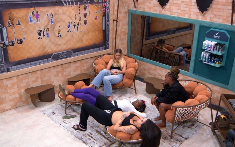 Leidy Elin fala sobre surgimento de novo grupo e Lucas Henrique comenta união de sister no BBB 24: