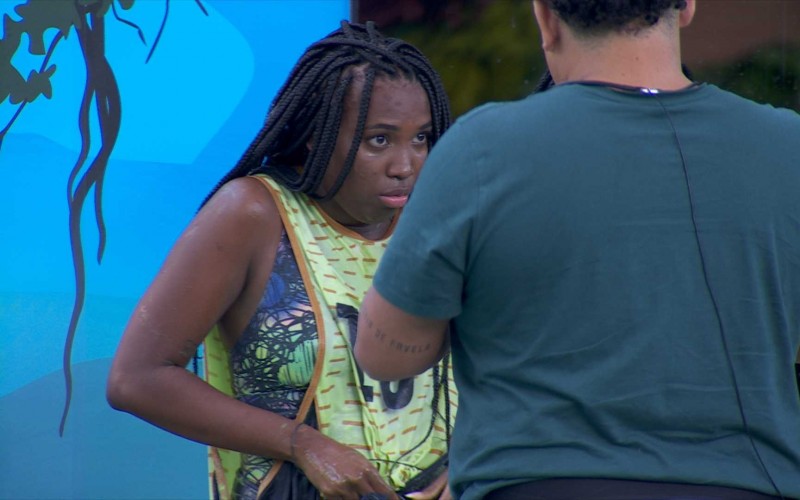 Leidy Elin volta para casa do BBB 24 e é aplaudida por brothers