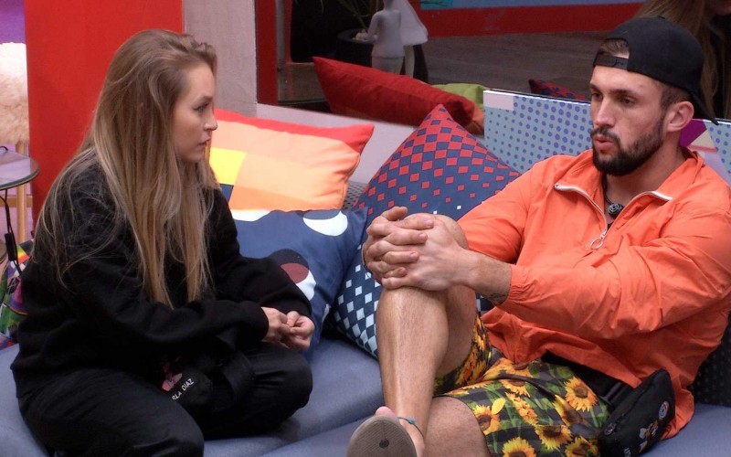 LÃder do BBB21, Arthur revela seu voto para Carla Diaz: