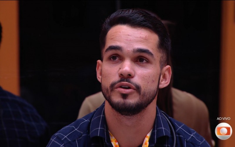 LÃder João Pedro indica Vitória Strada ao 16º Paredão do BBB 25