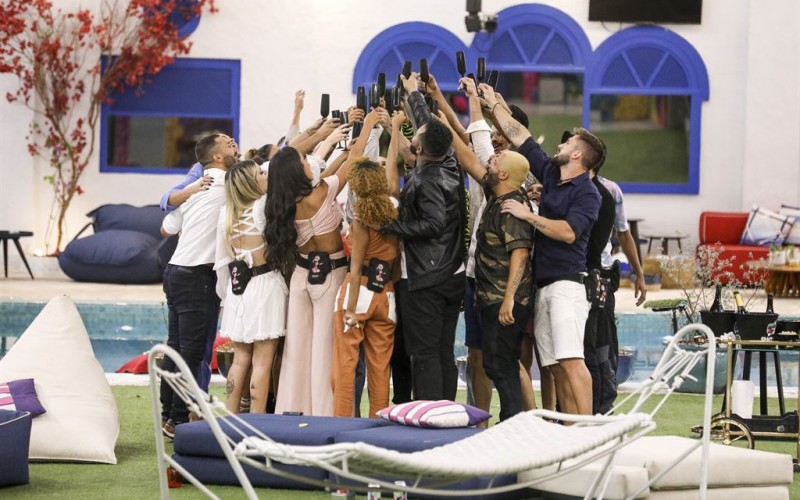 Liderança, dummy e selfies: confira as 10 fotos mais curtidas das redes sociais do