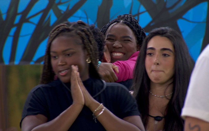 Lucas Henrique comemora com Leidy Elin no BBB 24: