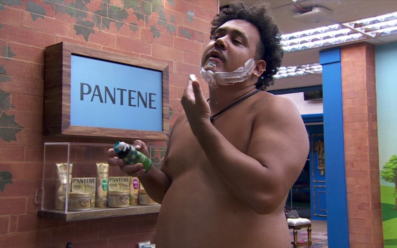 Lucas Henrique, do BBB 24, critica cortes de cabelo feito por Davi: