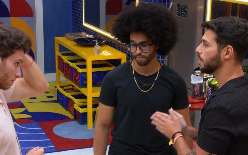 Luciano alerta Lucas e Rodrigo: