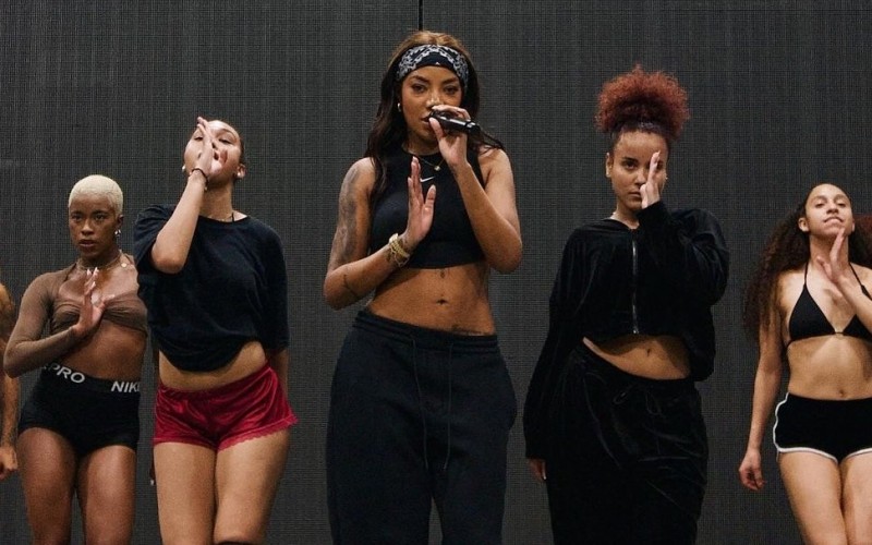 Ludmilla solta bordão de Beatriz, do BBB 24, durante show no festival Coachella: