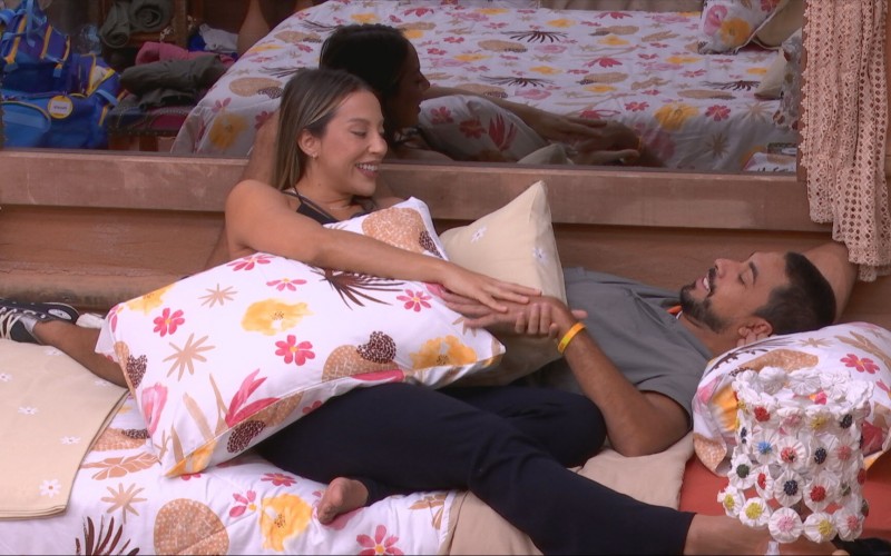 Maike avalia beijo em Renata na reta final do BBB 25: