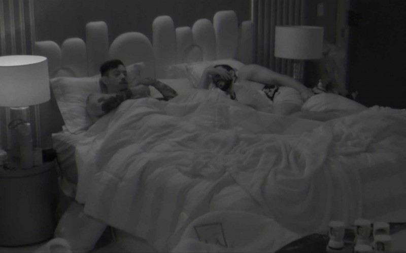 Maike comenta com Gabriel sobre beijo em Giovanna, e brother questiona: