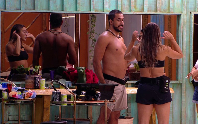 Maike diz que Renata está