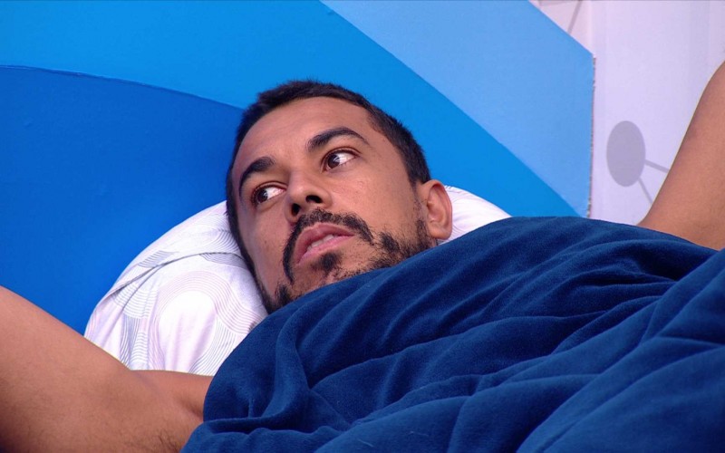 Maike fala sobre possÃveis brothers para indicar no Na Mira do LÃder
