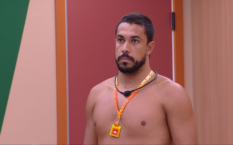 Maike utiliza Central do Líder e ouve conversa entre sisters sobre votos na academia do BBB 25