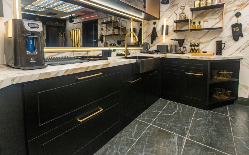 Marca leva inovação e novas tendências em metais de luxo para banheiros e lavatórios da casa do BBB 25