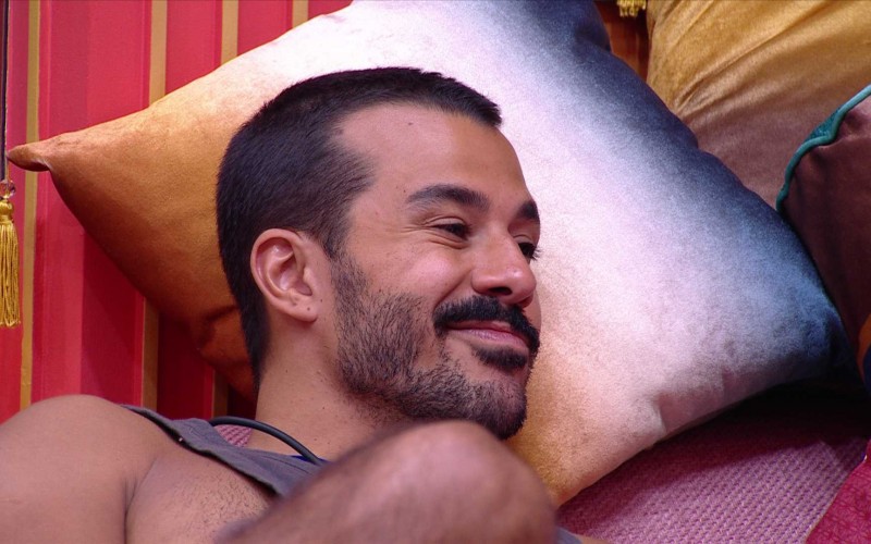 Mateus chama sister de