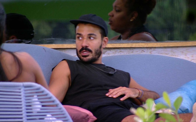 Mateus revela preocupação com Vitória Strada caso seja eliminado: