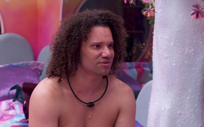 Maycon afirma que não irá ceder a cama para as novas participantes do BBB 24: