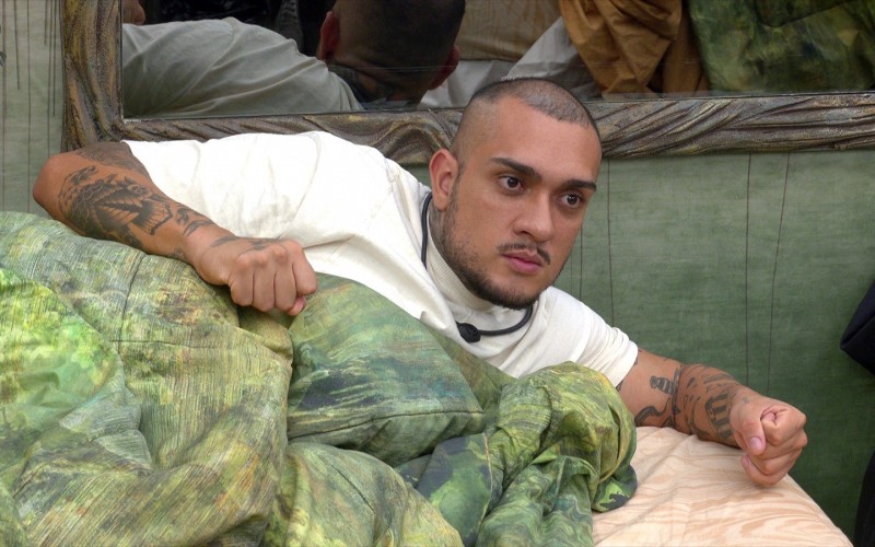 MC Bin Laden comenta olhar de Wanessa em briga com Davi: