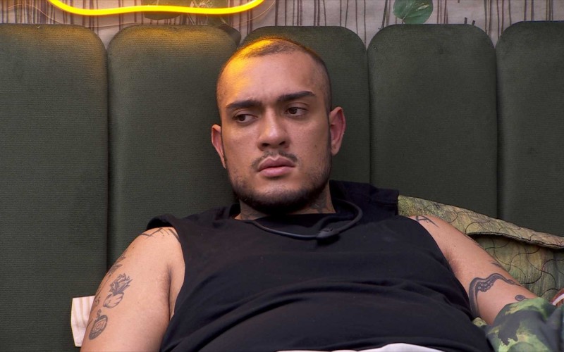 MC Bin Laden implica com Fernanda, após se aproximar de brother no BBB 24:
