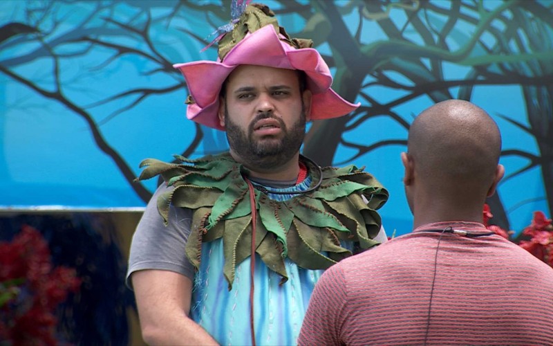 Michel conversa com sobre sobre escolha do Castigo do Monstro e diz: