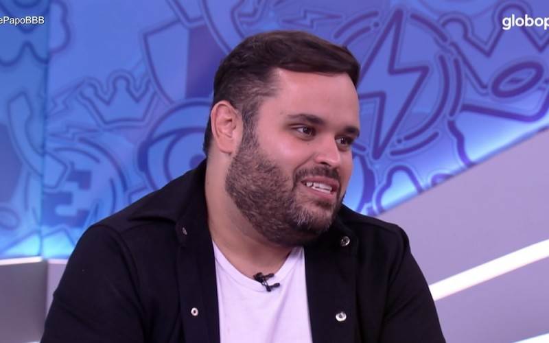 Michel fica surpreso com número de seguidores de Davi, Beatriz e Isabelle