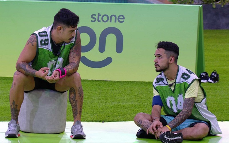 Na Prova do LÃder, aliados discutem divisão do jogo após novo casal: