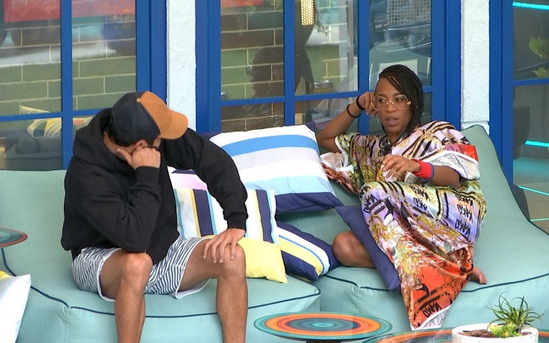 Na varanda do BBB21, Karol Conká fala sobre sister: