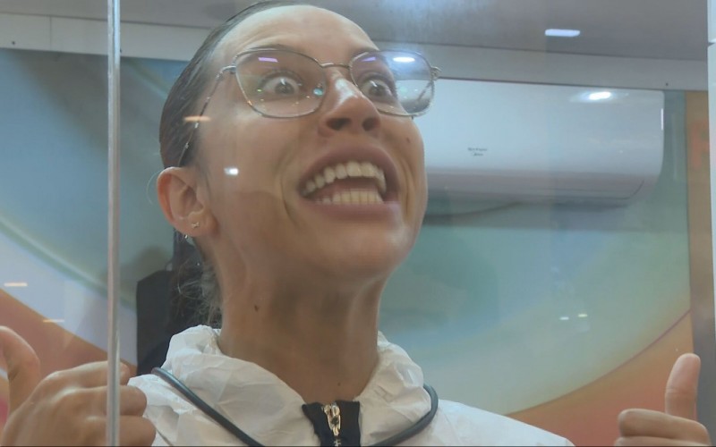 Na Vitrine do Seu Fifi, Renata descobre que Eva será tia de um menino
