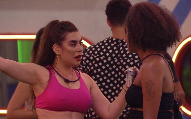 Naiara Azevedo faz pedido para Jessilane: ‘Não me olhe de forma diferente’