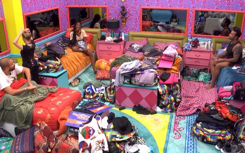 Nego Di diz para Camilla de Lucas no BBB21: ‘Tu impõe uma barreira entre as pessoas’