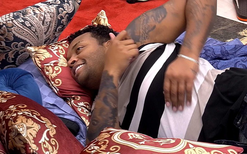 Nego Di pergunta a Projota: "Você vê a gente como vilão da edição?