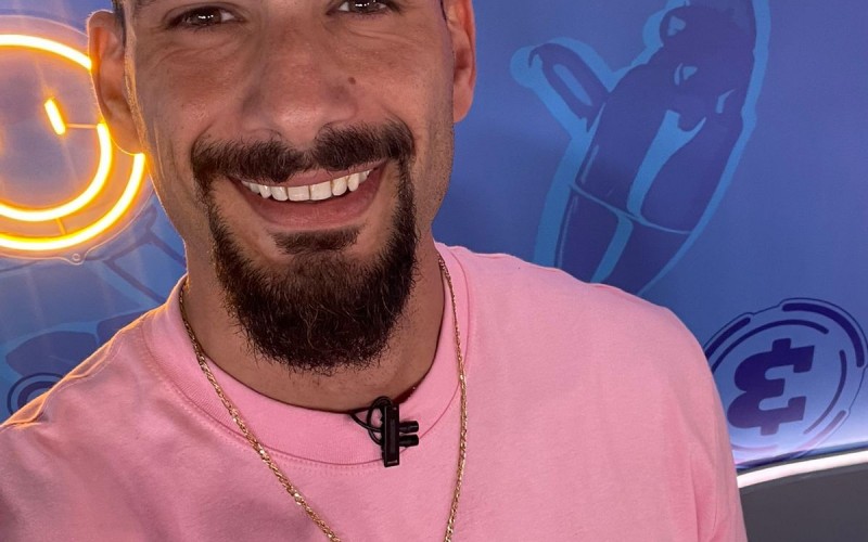 Nizam comenta episódio do edredom com Alane: