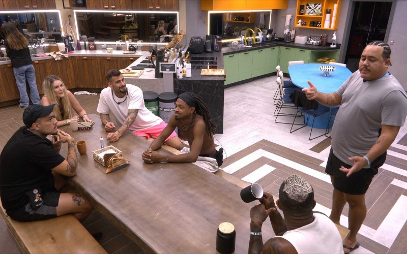 Nizam, do BBB 24, diz para Yasmin: