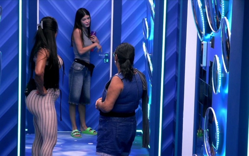 No Apê do Líder, gêmeos não acordam com música alta e sisters tentam despertá-los
