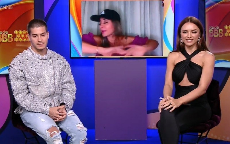 No Bate-Papo BBB, Arthur Aguiar ganha cesta de pães de Presente da #RedeBBB e Maíra Cardi brinca: