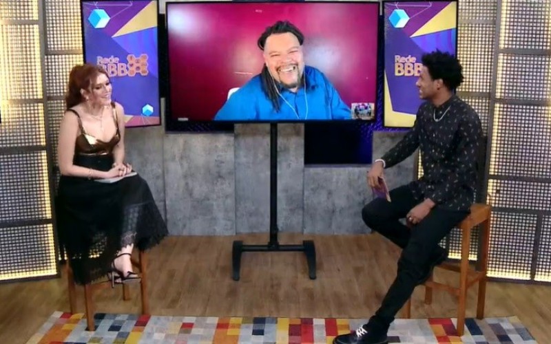 No Bate-Papo BBB, Babu brinca com