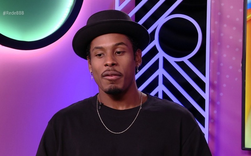 No Bate Papo BBB, Paulo André chora ao rever o filho e pede para ver a ex