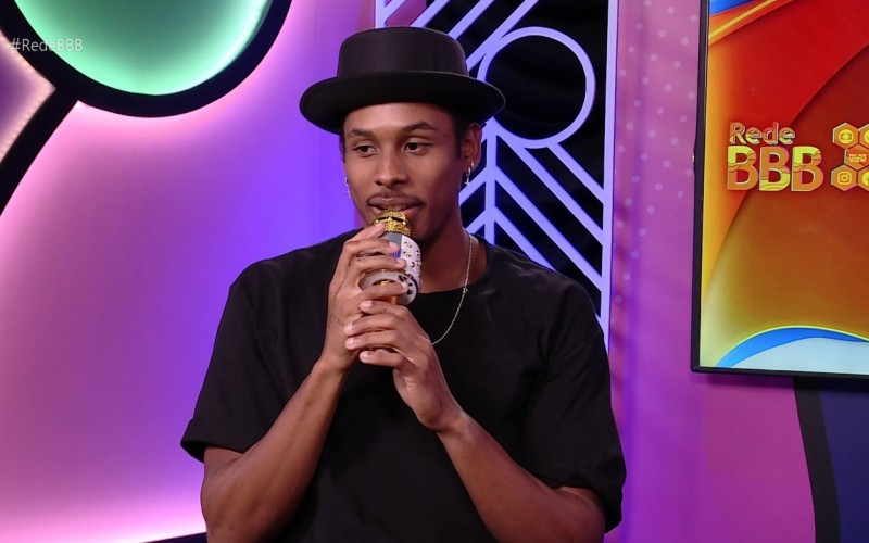 No Bate-Papo BBB, Paulo André vibra com remix feito por fãs e solta a voz no Bate-Papo BBB; assista!
