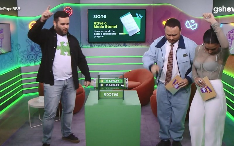 No Bate Papo BBB, Stone dá um carinho ao eliminado da semana e convida a audiência a ‘botar pra girar’