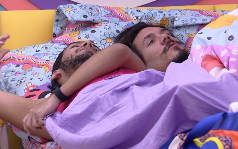 No BBB 22: Vinicius reflete sobre aproximação com Maria e Eliezer: