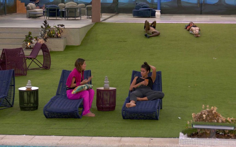 No BBB 24, Alane leva atenção e Beatriz comenta: