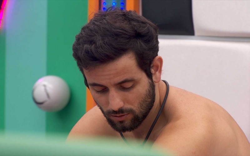 No BBB 24, Beatriz especula sobre indicação ao Paredão e Matteus opina: