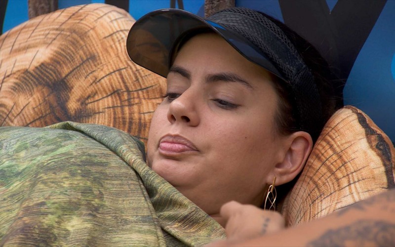 No BBB 24, Fernanda reclama de vozes de trio de brothers: