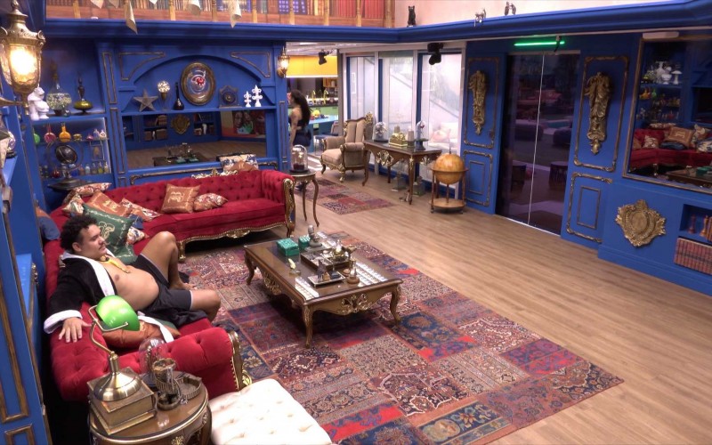 No BBB 24, Lucas Henrique comenta fotos de brothers maquiados: