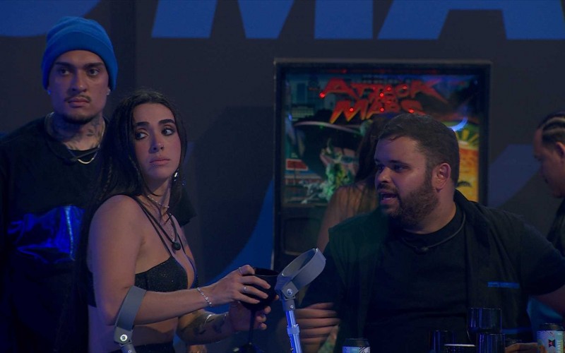 No BBB 24, MC Bin Laden desabafa: "Estou correndo de confusão"